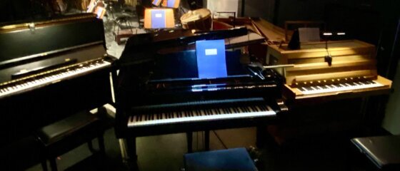 Klavierstimmen im Freien an der Uni Duisburg Steinway D-274