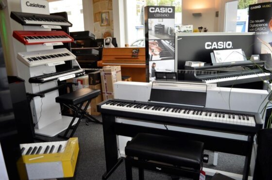 Bei uns können Sie fast alle Casio-Instrumente probespielen.